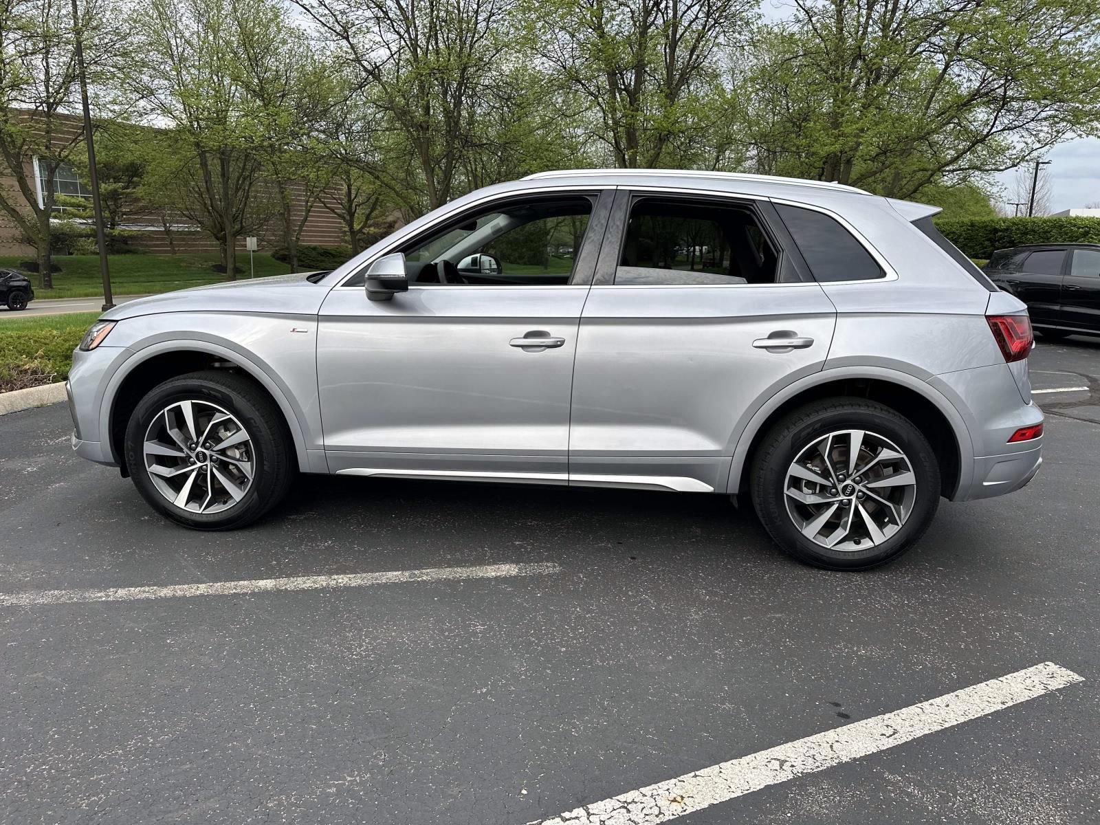 Used 2023 Audi Q5 2.0T Premium Plus w/ Premium Plus Package AWD/4WD image 8