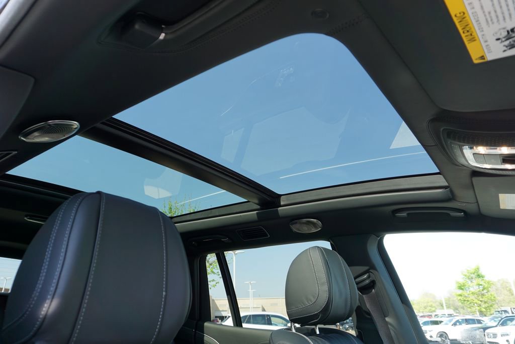 Certified 2025 Mercedes-Benz Maybach GLS 600 4MATIC image 61