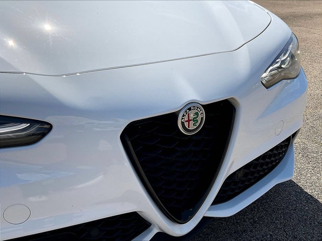 Used 2024 Alfa Romeo Giulia Veloce AWD/4WD image 33