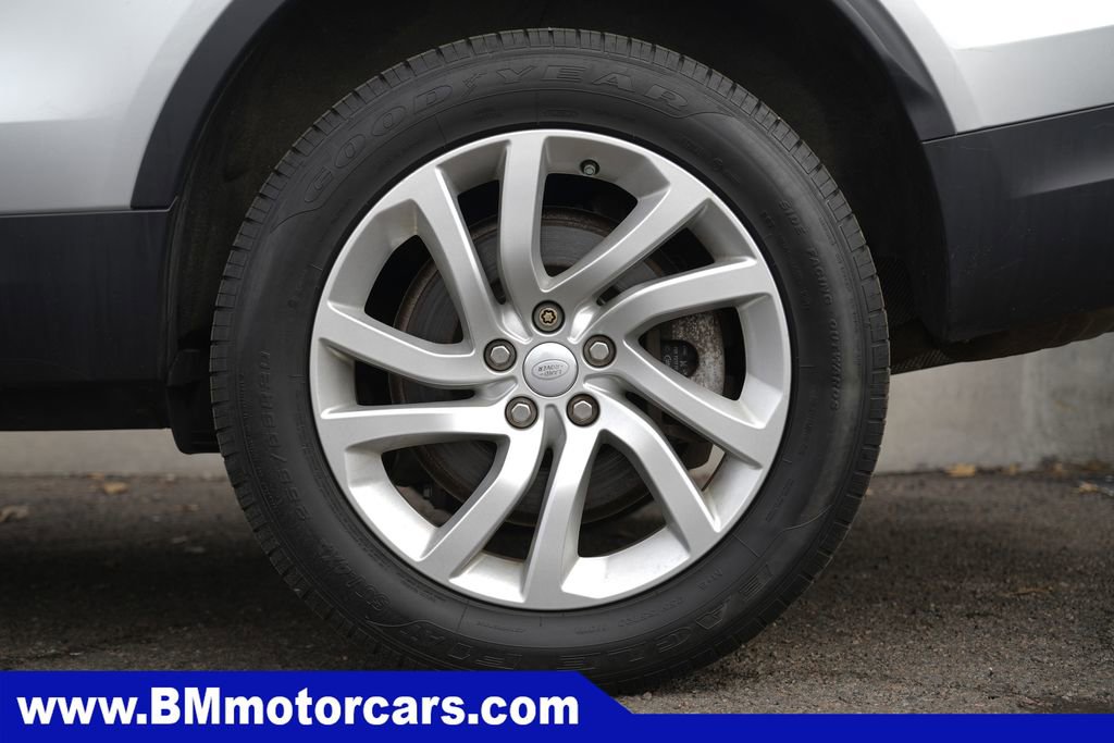 Used 2018 Land Rover Discovery HSE AWD/4WD image 14