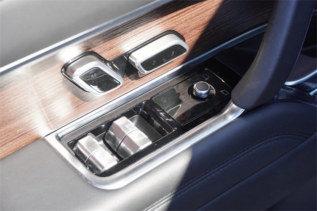 Used 2023 Land Rover Range Rover SE image 21
