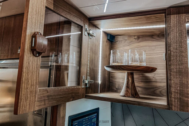 Used 2022 Ford F550 4x4 Crew Cab Super Duty w/ Power Equipment Group image 59