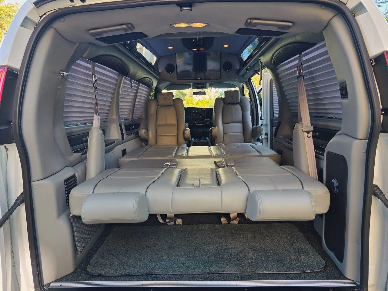 Used 2016 GMC Savana 2500 image 17