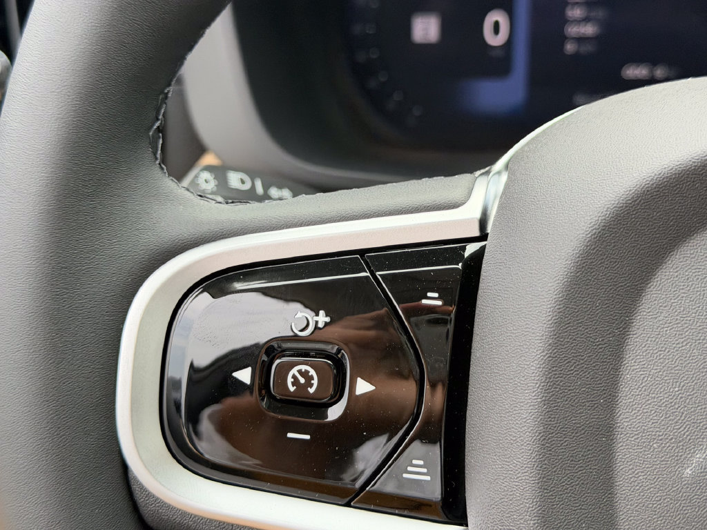 New 2026 Volvo XC60 T8 Ultra w/ Protection Package Premier AWD/4WD image 19