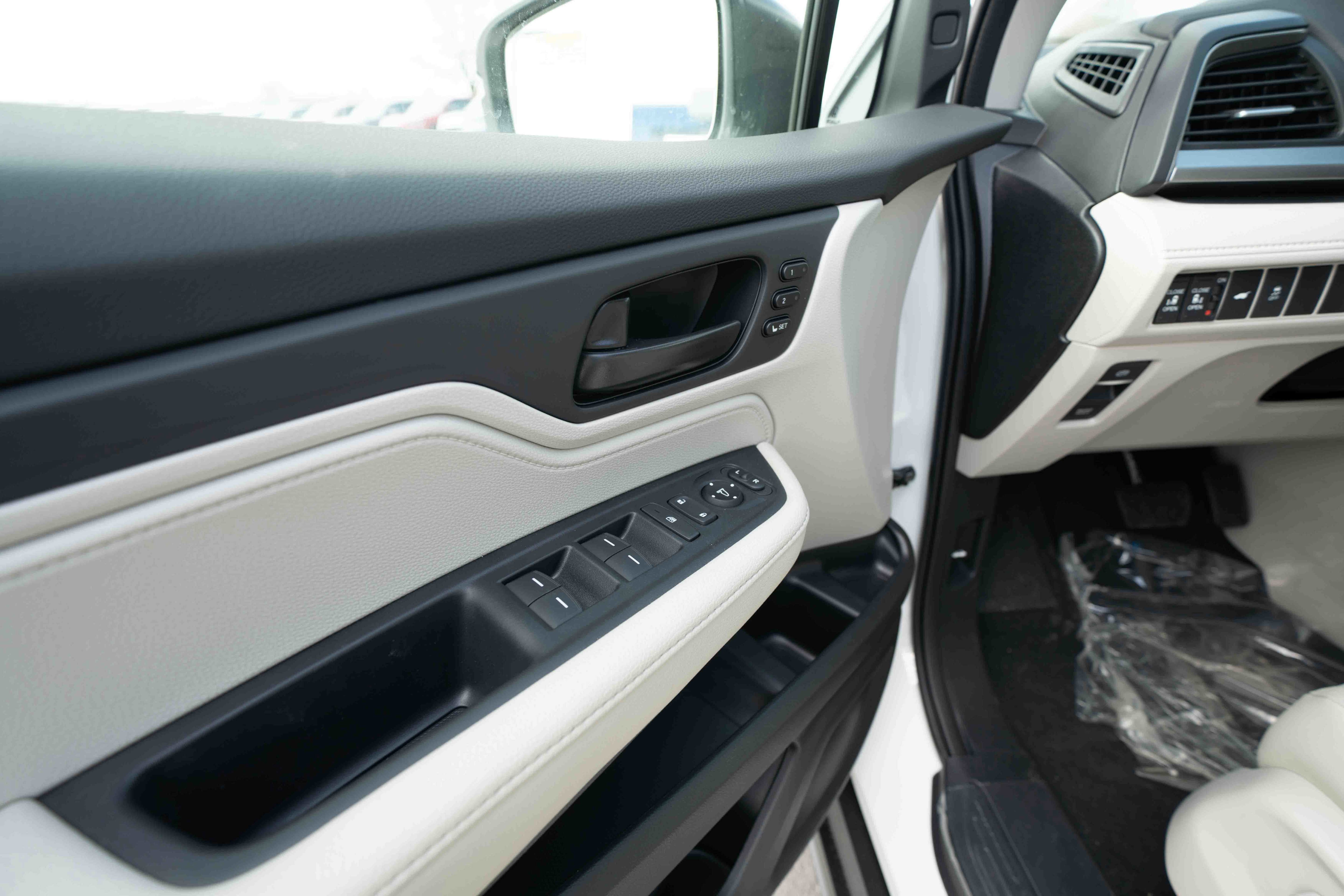 New 2026 Honda Odyssey EX-L image 7