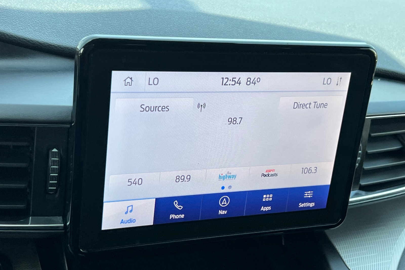 Used 2020 Ford Explorer XLT w/ Equipment Group 202A AWD/4WD image 19