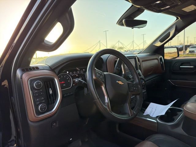 Used 2022 Chevrolet Silverado 1500 High Country w/ Technology Package image 16