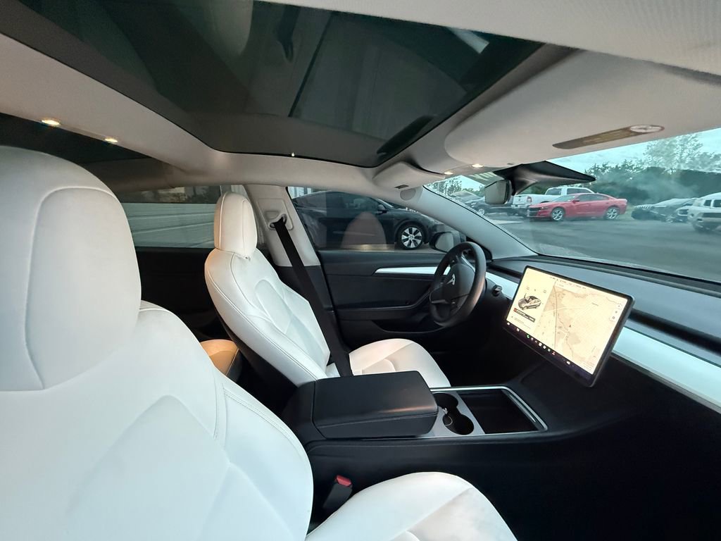 Used 2021 Tesla Model 3 Standard Range Plus RWD image 5
