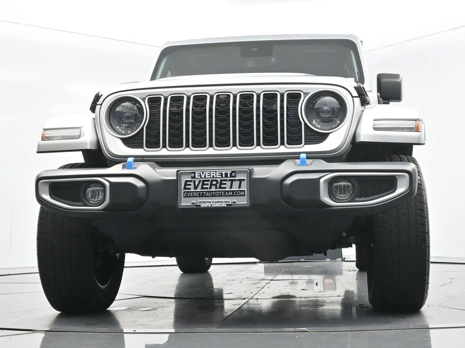 Used 2024 Jeep Wrangler Unlimited Sahara w/ Technology Group AWD/4WD image 50