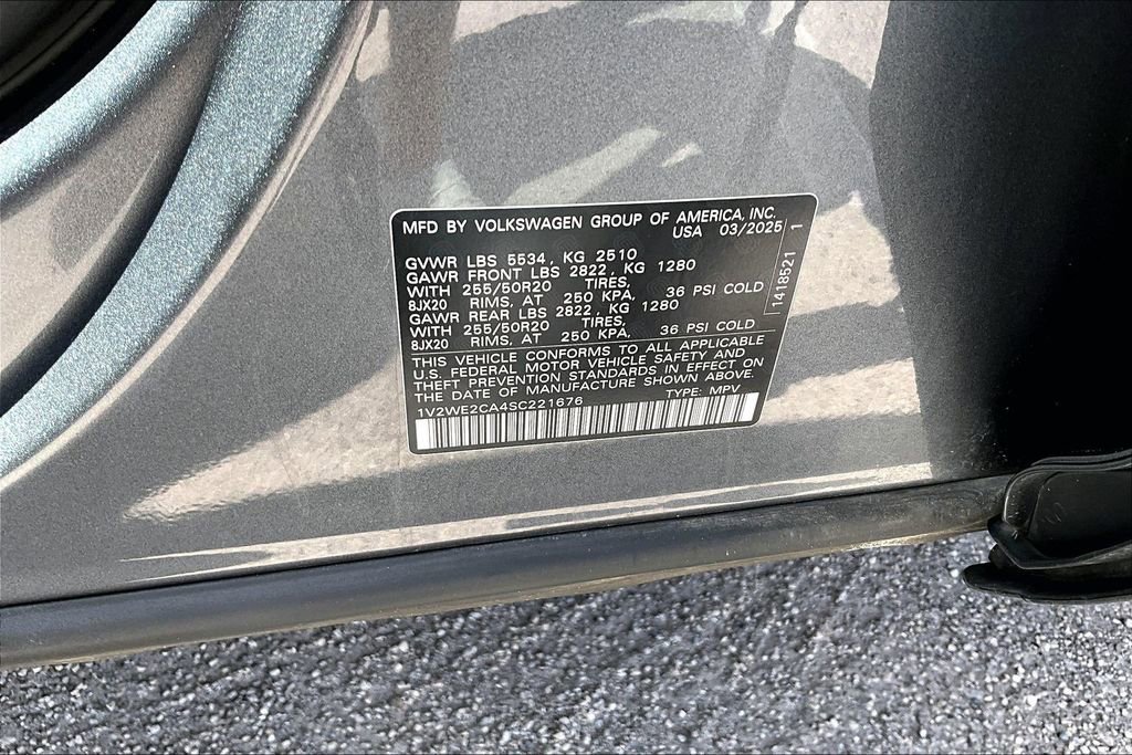 Certified 2025 Volkswagen Atlas Cross Sport SE FWD image 30