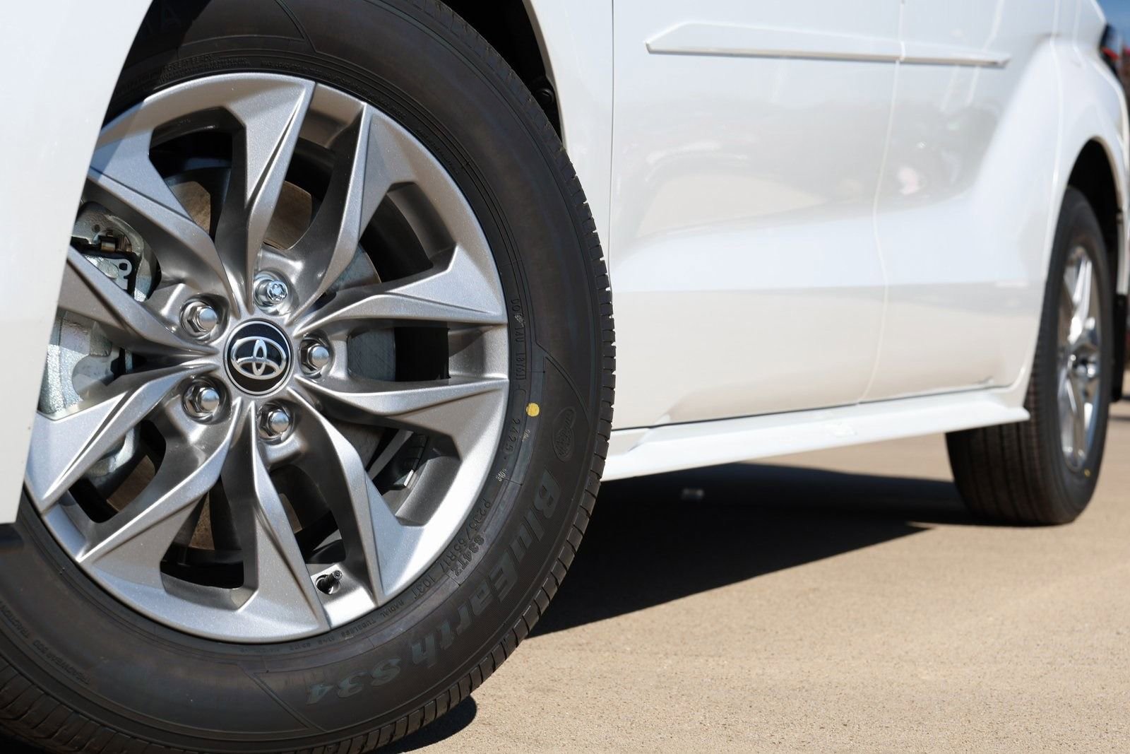 New 2026 Toyota Sienna XLE FWD image 13
