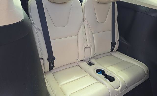 Used 2017 Tesla Model X 75D image 3