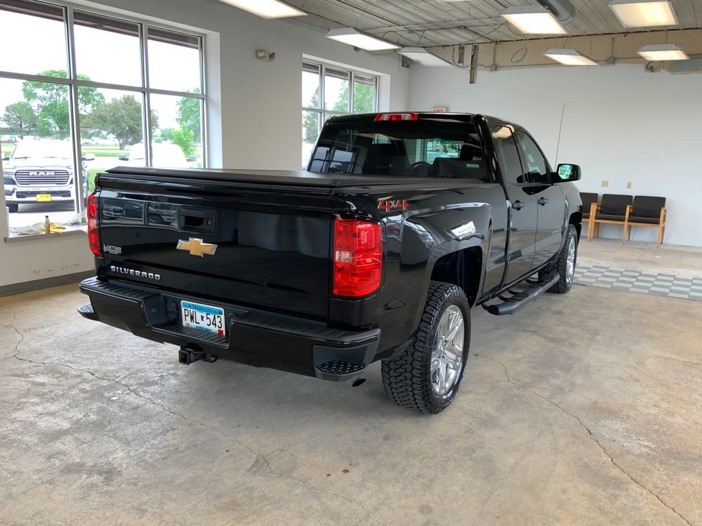 Used 2018 Chevrolet Silverado 1500 Custom w/ Custom Value Package AWD/4WD image 10