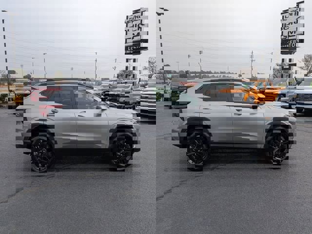 New 2026 Chevrolet Trax ACTIV image 2