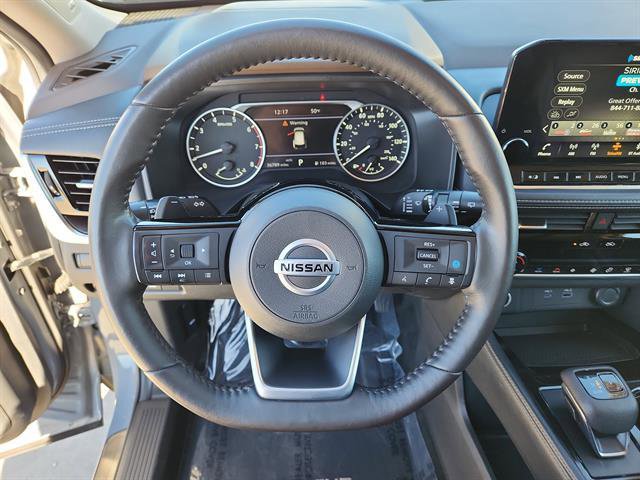 Used 2021 Nissan Rogue SL w/ Premium Package image 17