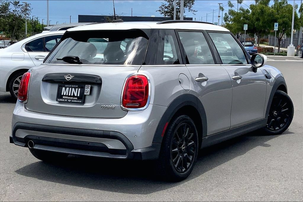 Used 2024 MINI Cooper 4-Door Hardtop FWD image 11