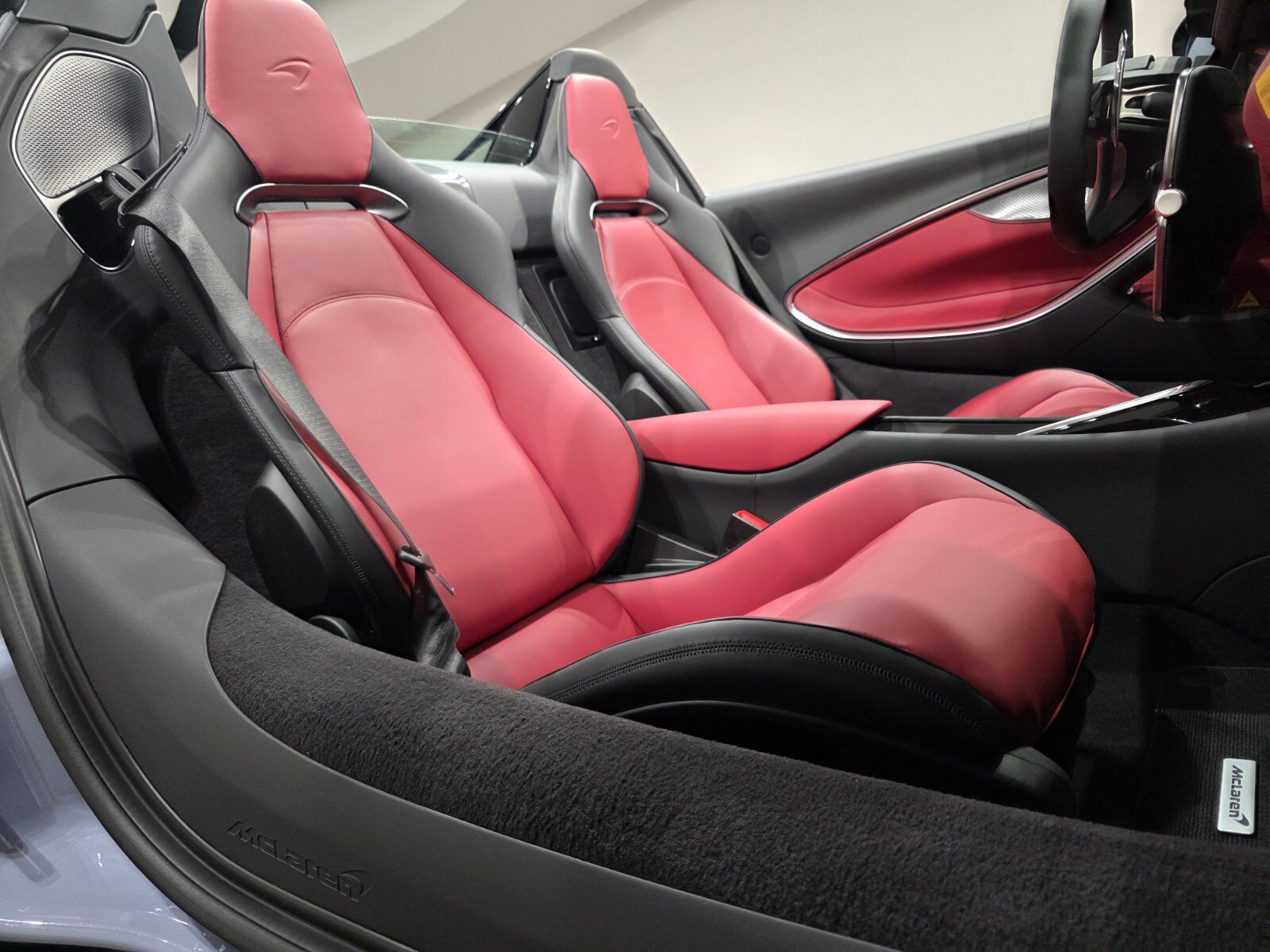 New 2026 McLaren Artura Spider RWD image 28