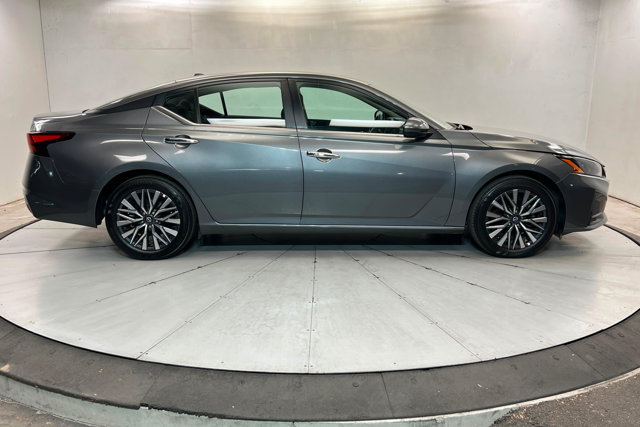 Used 2025 Nissan Altima 2.5 SV w/ SV Premium Package FWD image 6