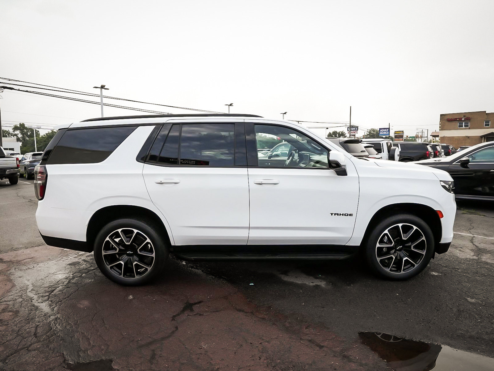 Used 2023 Chevrolet Tahoe RST w/ Luxury Package AWD/4WD image 6