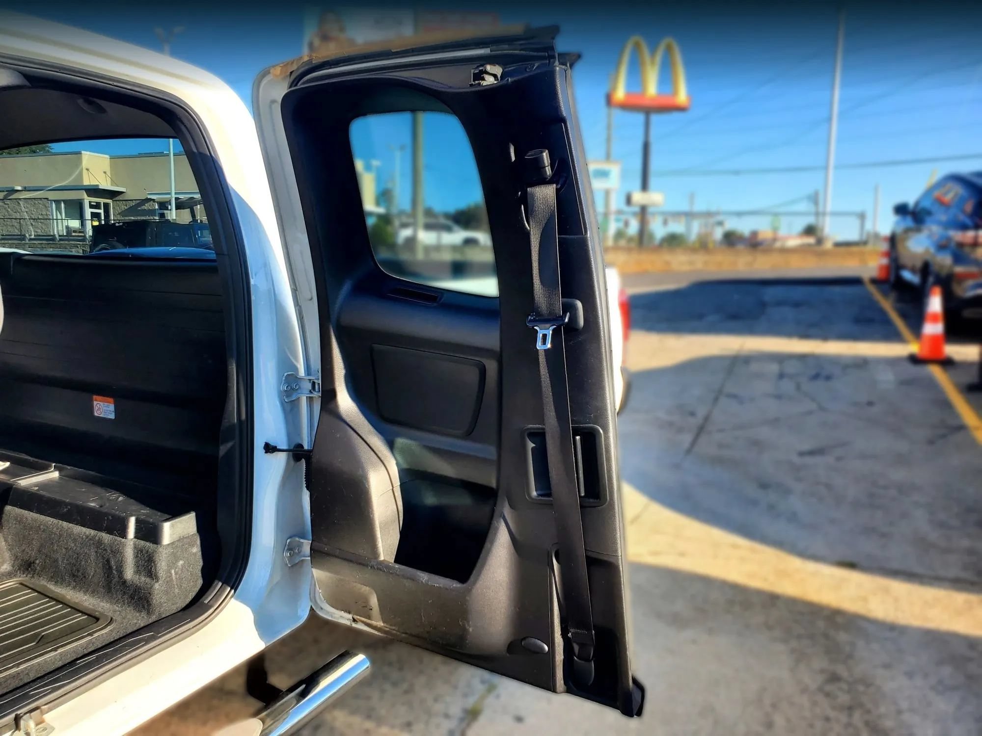 Used 2016 Toyota Tacoma SR RWD image 9