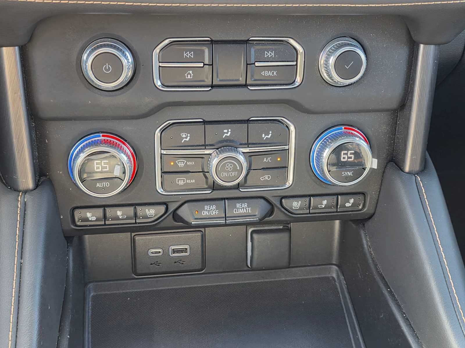 Used 2023 GMC Yukon AT4 w/ AT4 Premium Plus Package AWD/4WD image 30