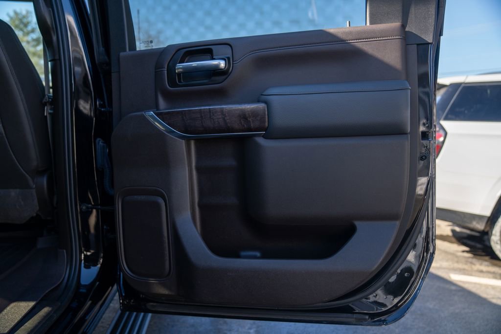 Used 2021 GMC Sierra 3500 Denali w/ Denali Black Diamond Edition image 16