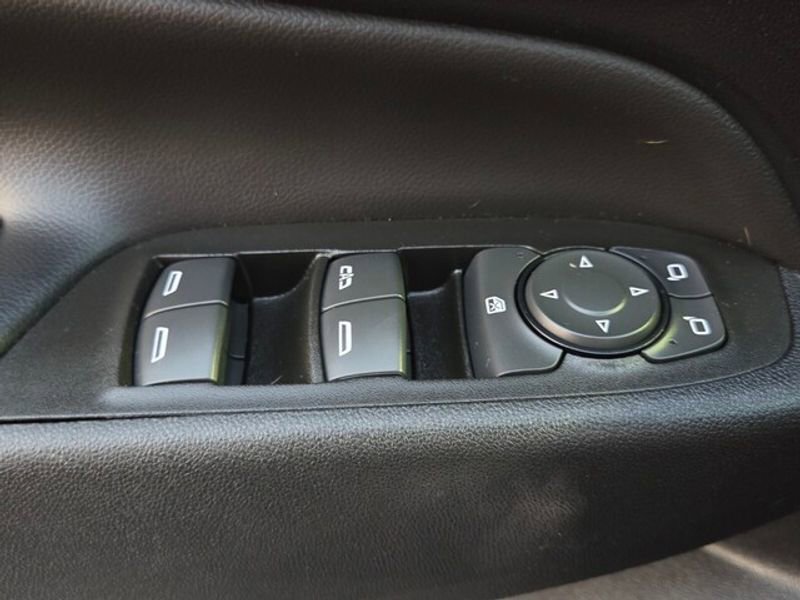 Used 2022 Chevrolet Equinox LT image 16