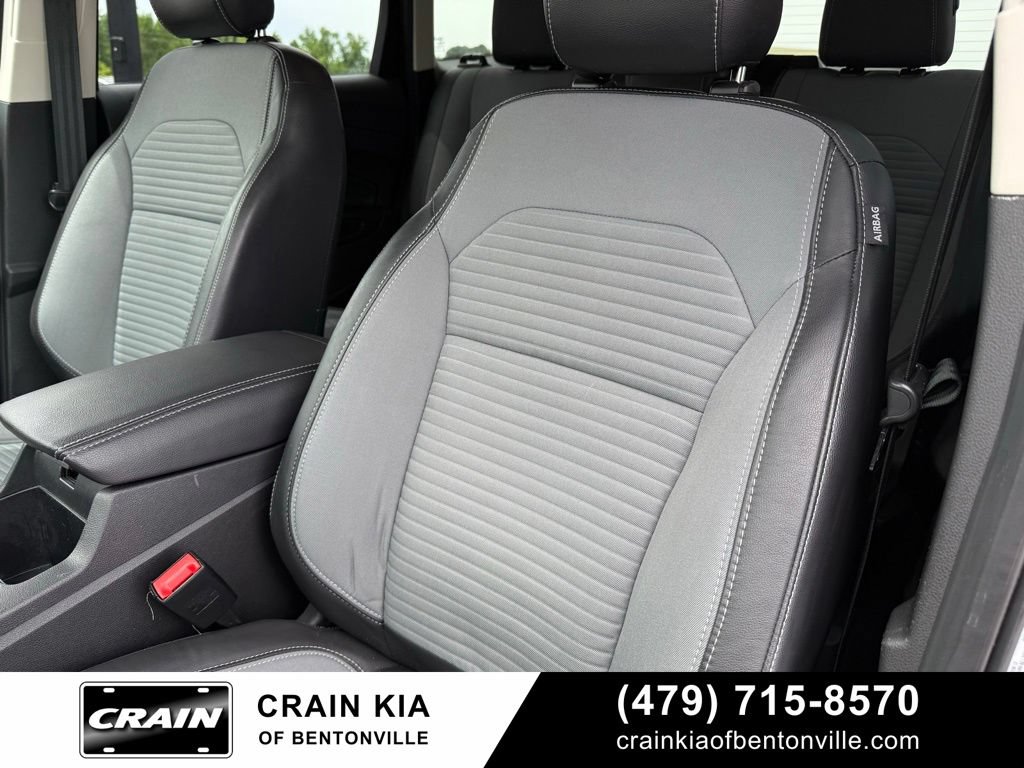 Used 2019 Ford Escape SE FWD image 24