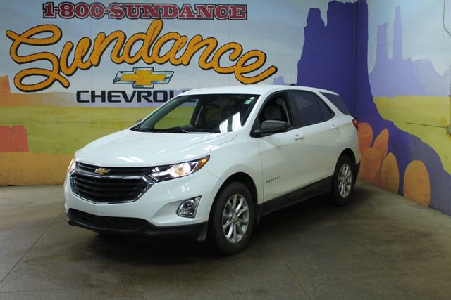 Used 2021 Chevrolet Equinox LS w/ LS Convenience Package image 2