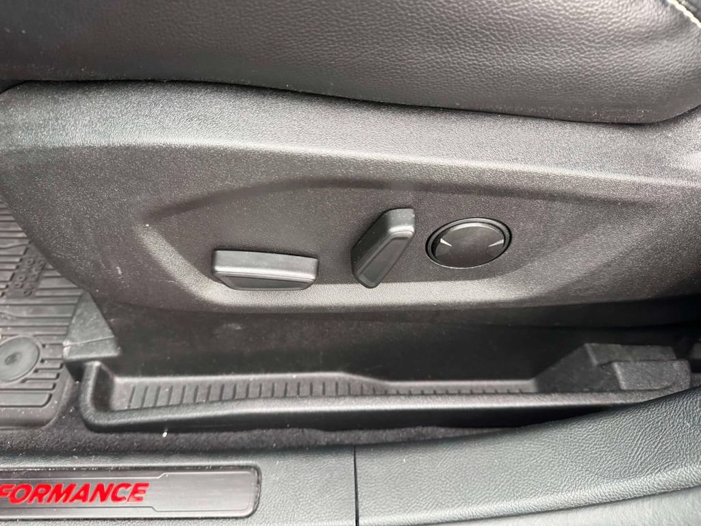 Used 2023 Ford Edge ST w/ Cargo Accessory Package AWD/4WD image 18