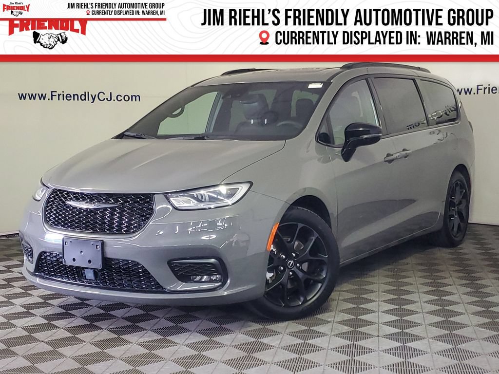Used 2025 Chrysler Pacifica Limited