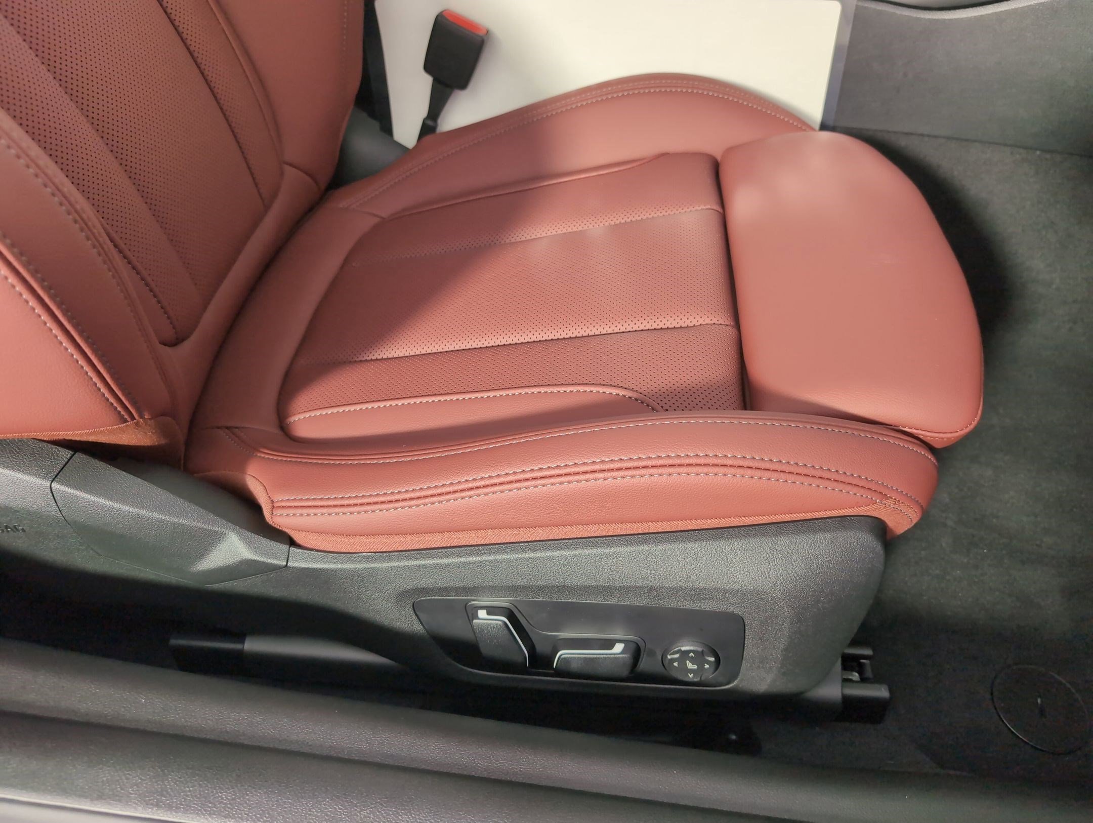 Used 2026 BMW 430i Coupe w/ Premium Package image 31