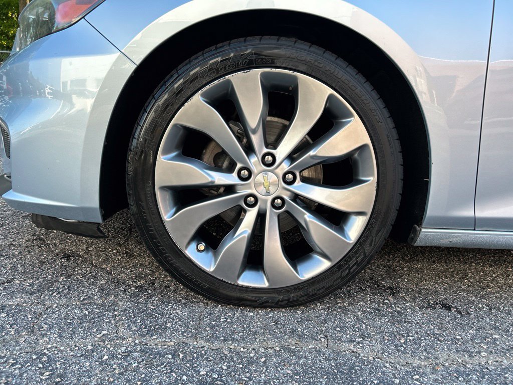 Used 2017 Chevrolet Malibu Premier w/ Premier Sun and Wheel Package FWD image 14