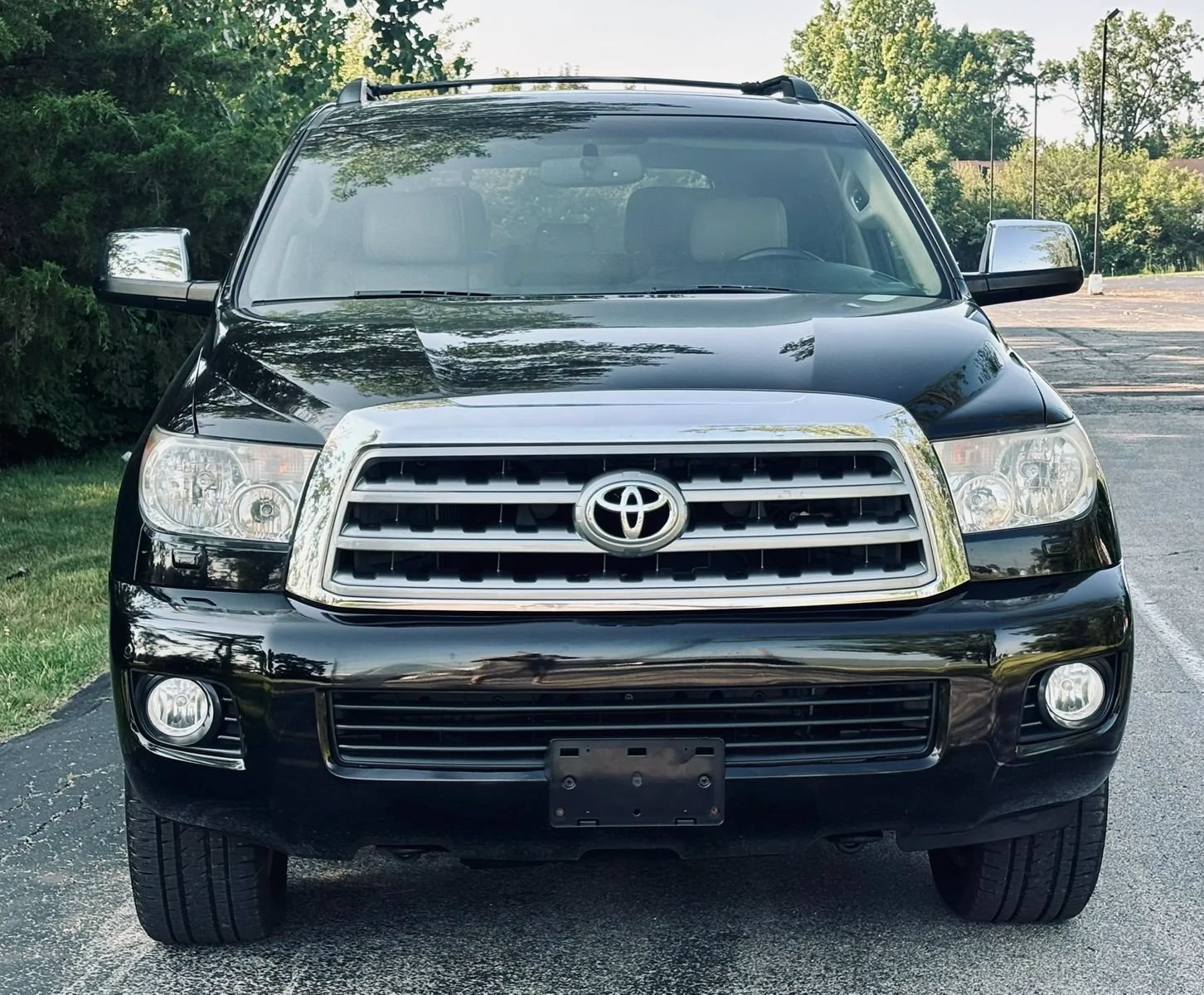 Used 2017 Toyota Sequoia Limited w/ Safety & Convenience Package AWD/4WD image 11