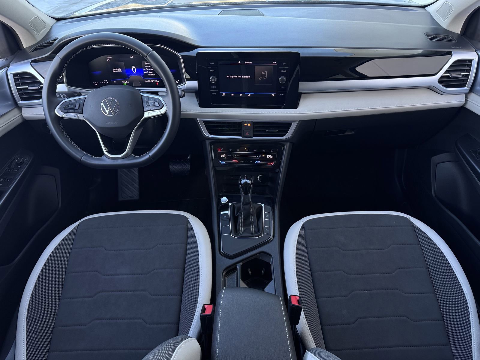 New 2025 Volkswagen Taos SE image 11