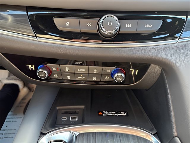 Used 2022 Buick Enclave Premium image 15