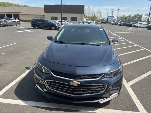 Used 2017 Chevrolet Malibu Premier w/ Driver Confidence Package image 2