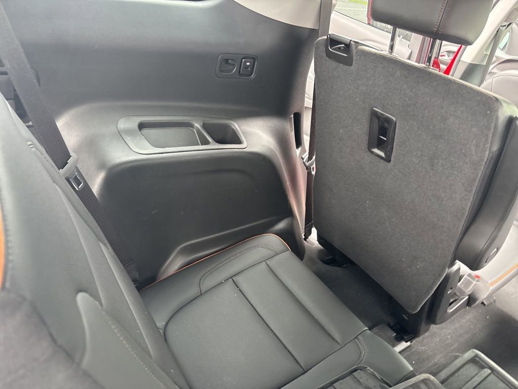 Used 2023 GMC Acadia AT4 w/ Preferred Package image 27