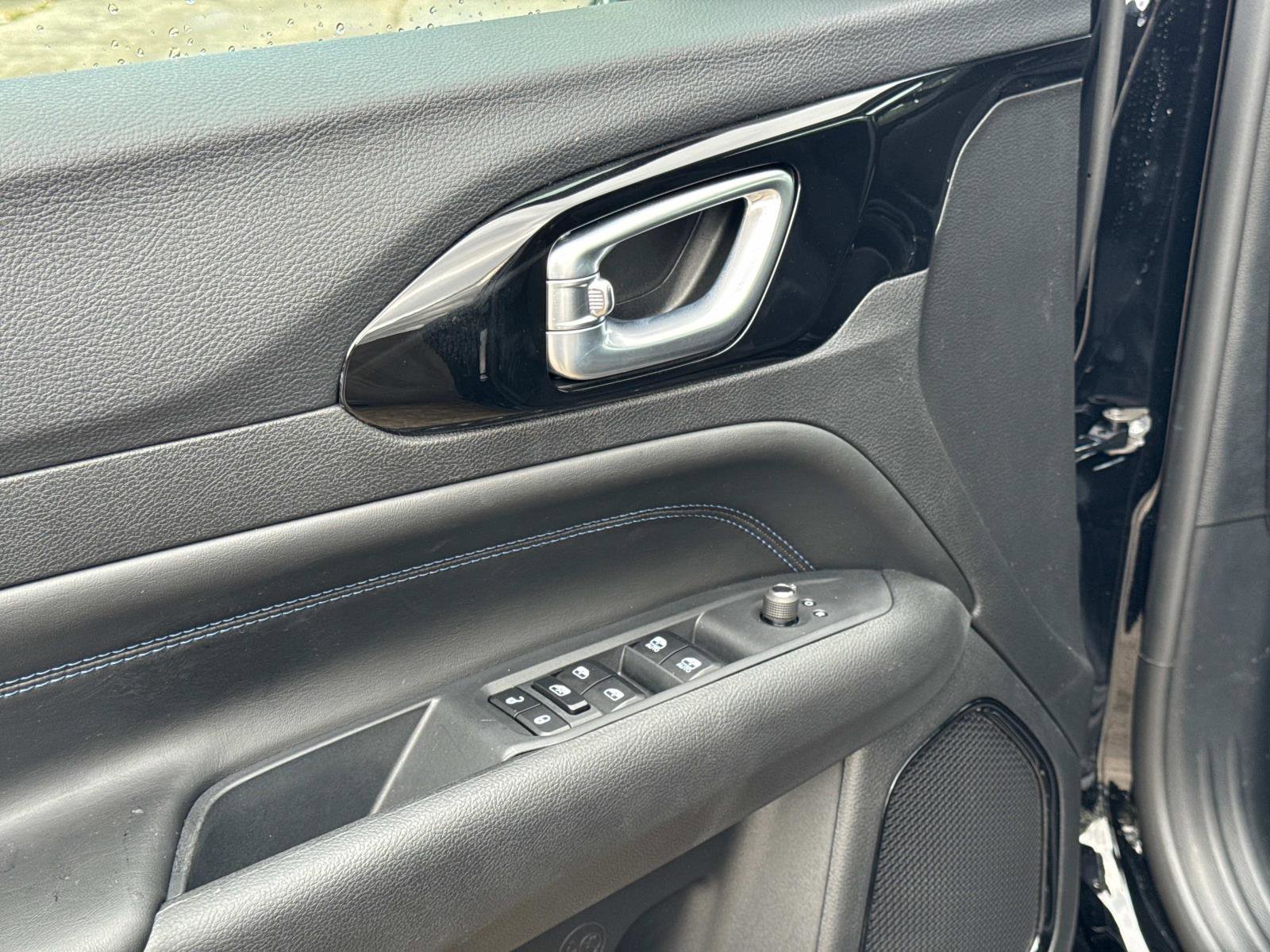 New 2026 Jeep Compass Latitude image 17