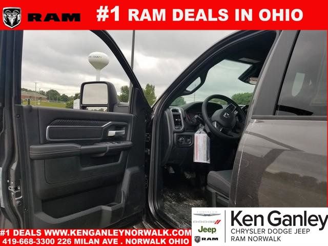 New 2026 RAM 4500 4x4 Crew Cab DRW image 10