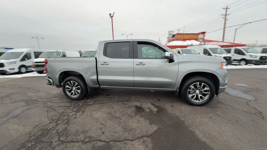 Used 2023 Chevrolet Silverado 1500 LT image 9