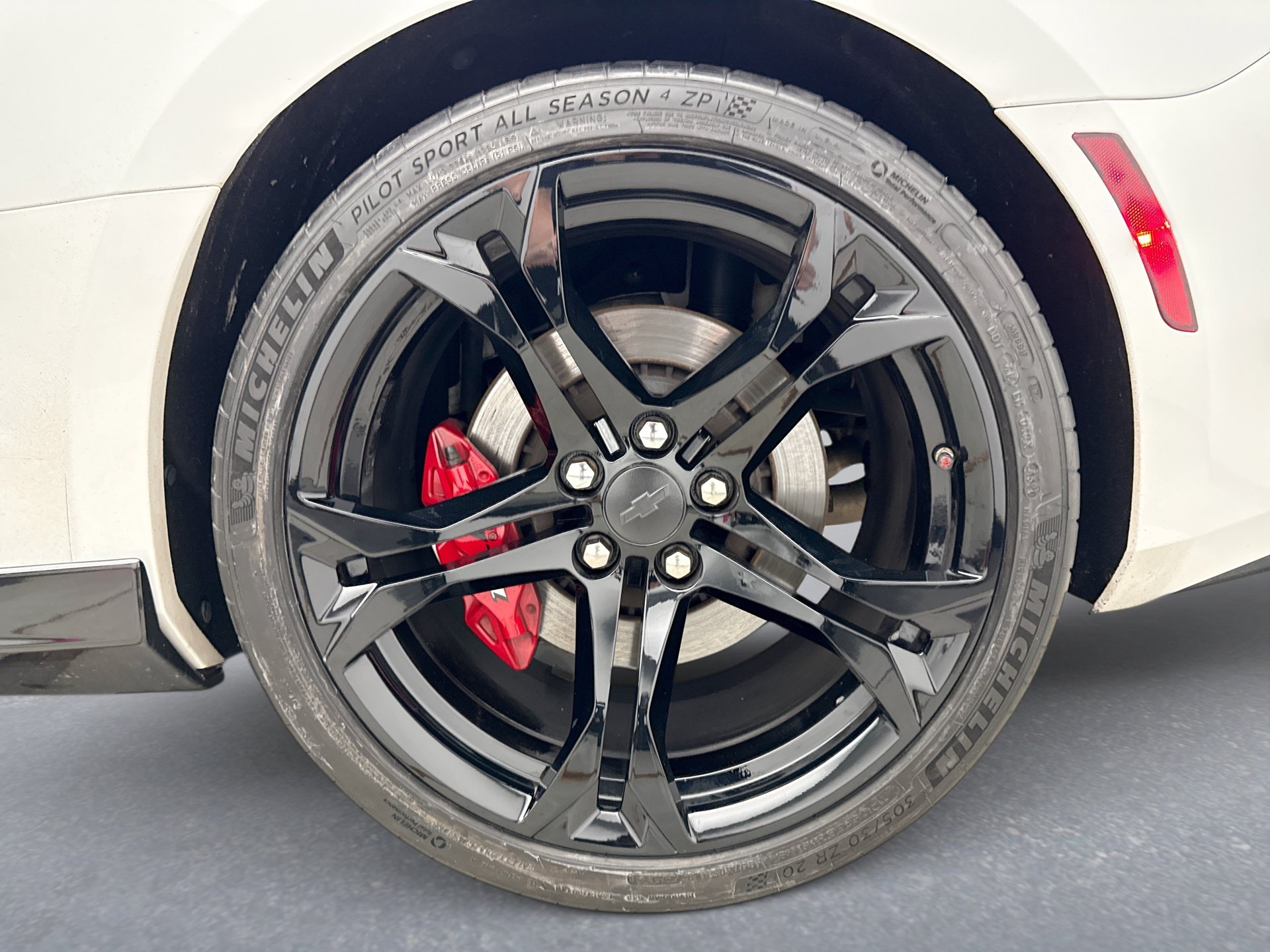 Used 2018 Chevrolet Camaro SS RWD image 27