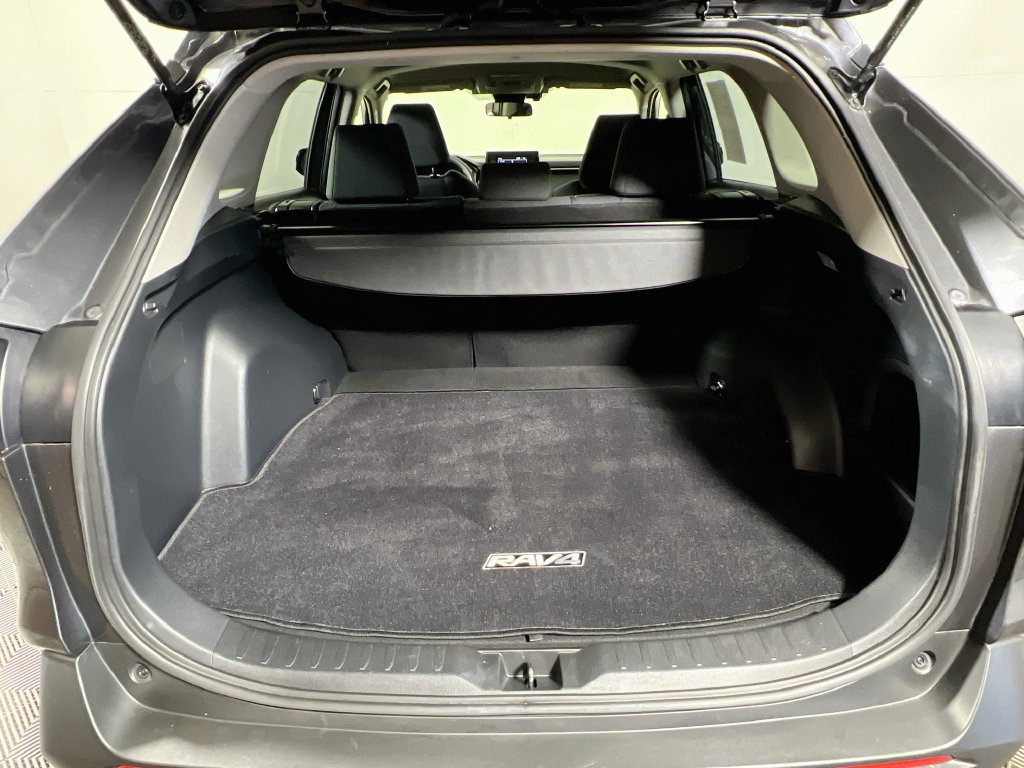 Certified 2020 Toyota RAV4 LE w/ Carpet Mat Package AWD/4WD image 21