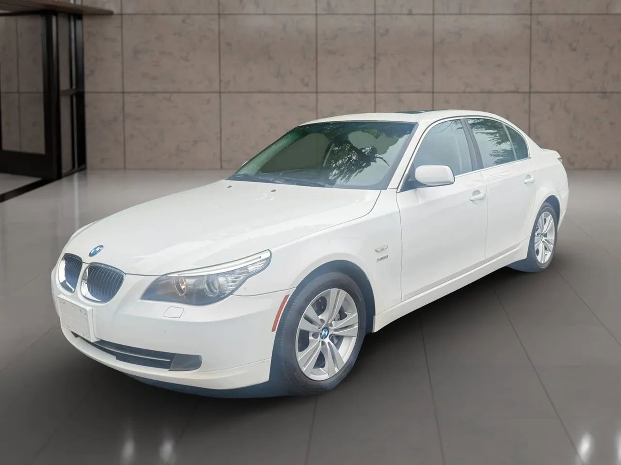 Used 2010 BMW 528i xDrive Sedan AWD/4WD image 3