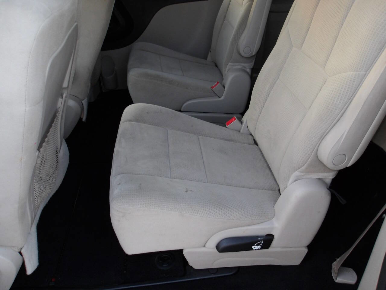 Used 2013 Dodge Grand Caravan SXT w/ Entertainment Group 1 image 8