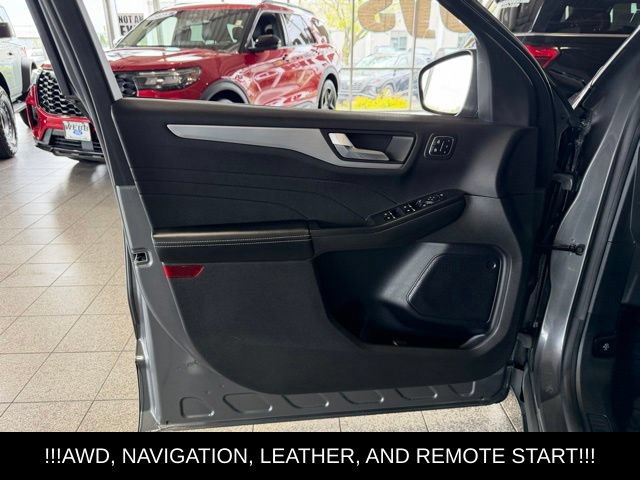 Used 2023 Ford Escape Platinum AWD/4WD image 22