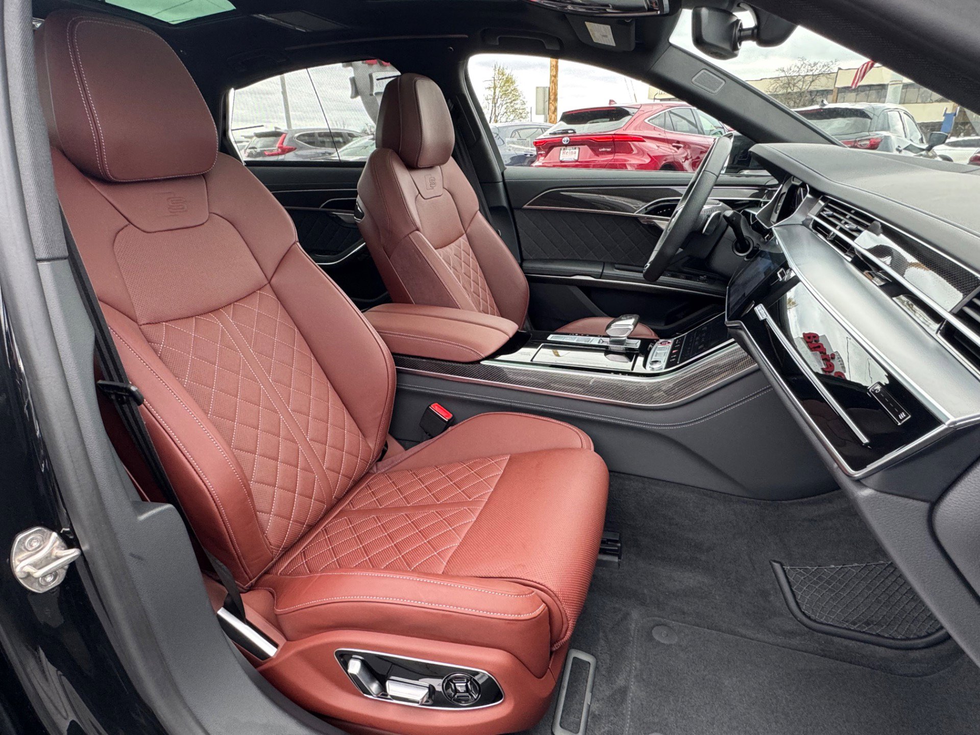 Used 2025 Audi S8 w/ Executive Package image 26