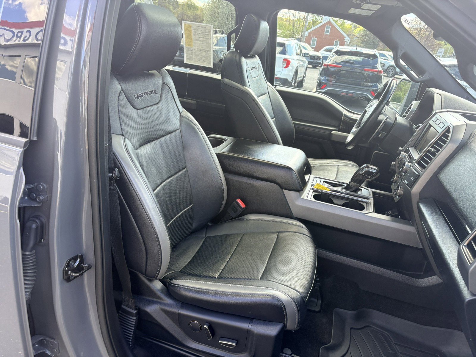 Used 2018 Ford F150 Raptor w/ Equipment Group 802A Luxury AWD/4WD image 23