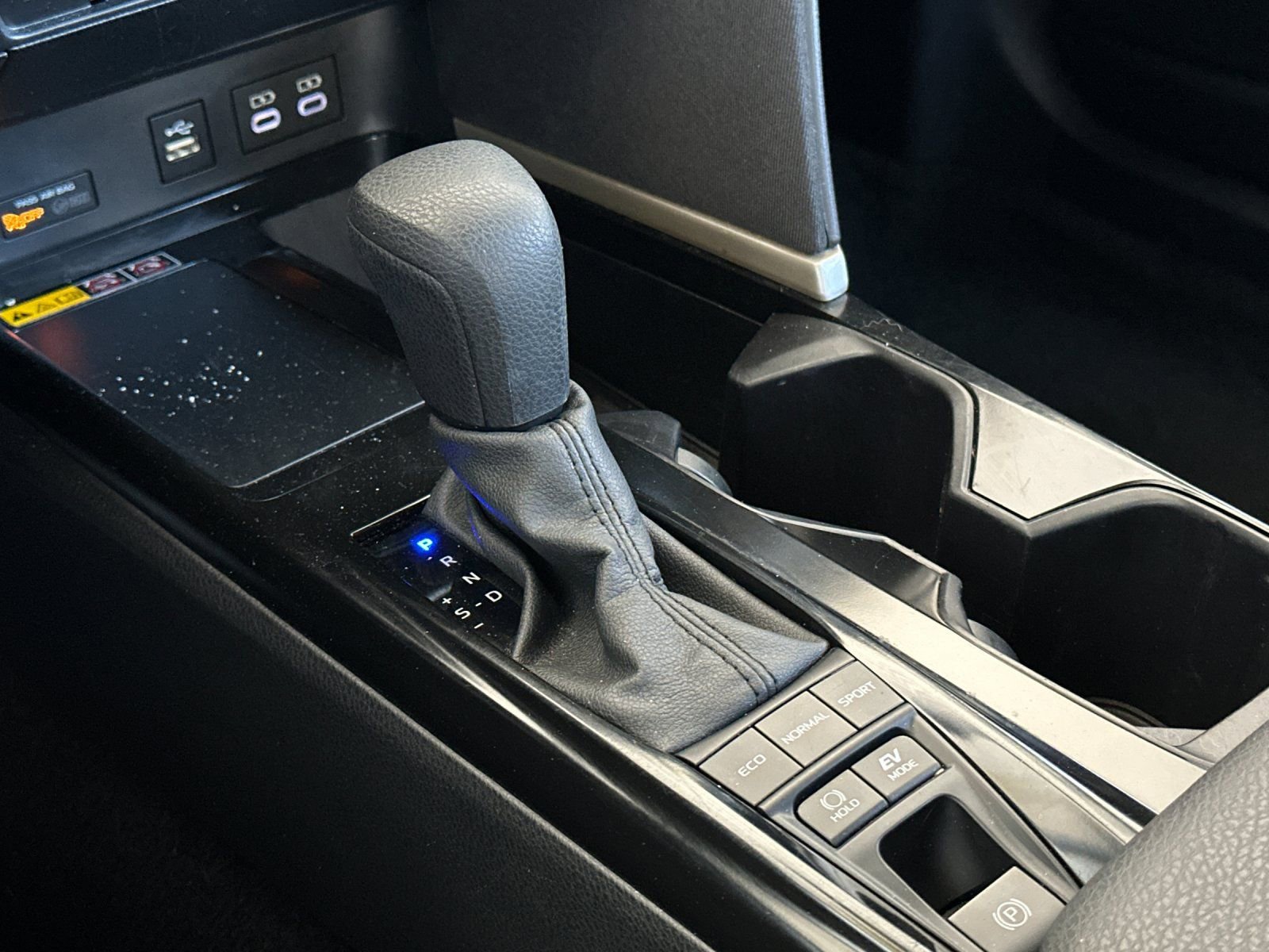 Used 2025 Toyota Camry LE FWD image 18