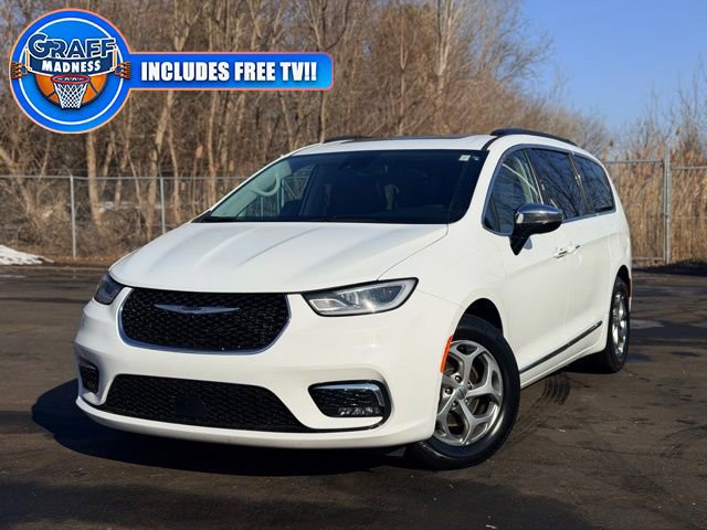 Used 2023 Chrysler Pacifica Limited image 1